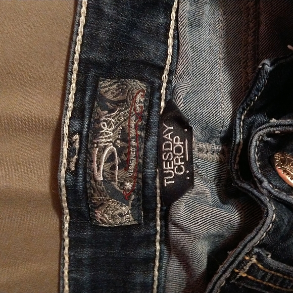 Capri Jeans - Picture 3 of 4